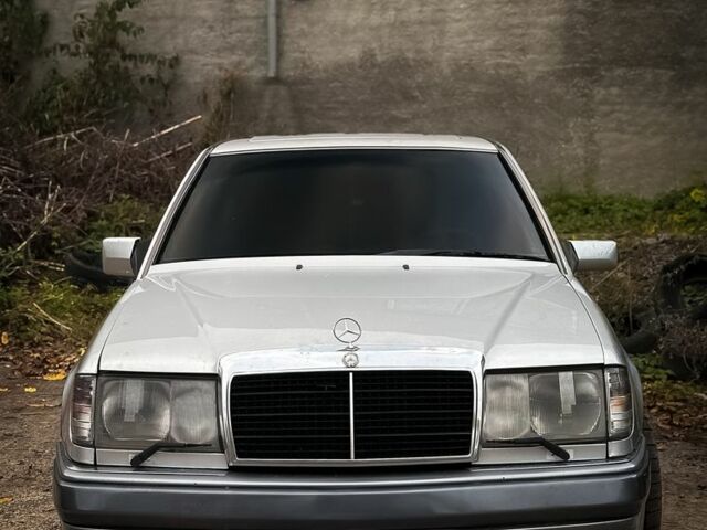 Сірий Мерседес В124, об'ємом двигуна 2.6 л та пробігом 222 тис. км за 3800 $, фото 3 на Automoto.ua