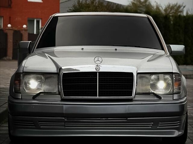 Сірий Мерседес В124, об'ємом двигуна 2.6 л та пробігом 222 тис. км за 3800 $, фото 1 на Automoto.ua