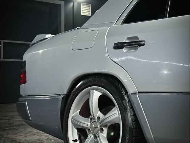 Сірий Мерседес В124, об'ємом двигуна 2.6 л та пробігом 222 тис. км за 3800 $, фото 17 на Automoto.ua