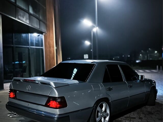 Сірий Мерседес В124, об'ємом двигуна 2.6 л та пробігом 222 тис. км за 3800 $, фото 13 на Automoto.ua