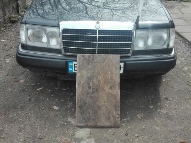 Сірий Мерседес В124, об'ємом двигуна 0 л та пробігом 270 тис. км за 3600 $, фото 5 на Automoto.ua