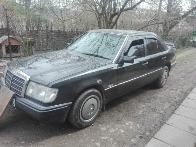 Сірий Мерседес В124, об'ємом двигуна 0 л та пробігом 270 тис. км за 3600 $, фото 4 на Automoto.ua