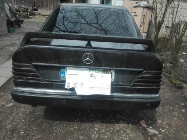 Сірий Мерседес В124, об'ємом двигуна 0 л та пробігом 270 тис. км за 3600 $, фото 1 на Automoto.ua