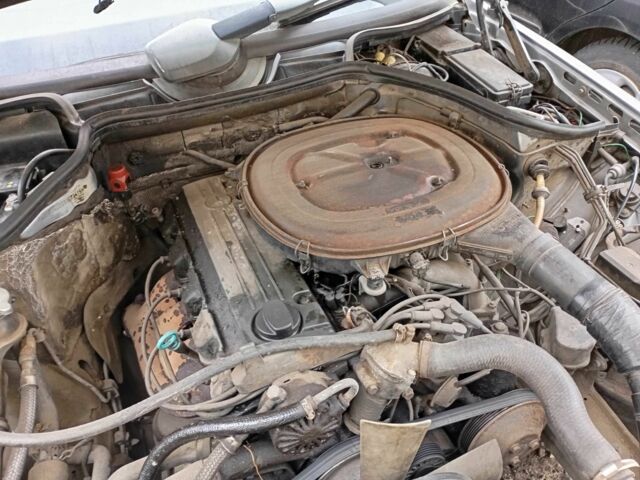 Серый Мерседес В124, объемом двигателя 2.3 л и пробегом 300 тыс. км за 2000 $, фото 4 на Automoto.ua