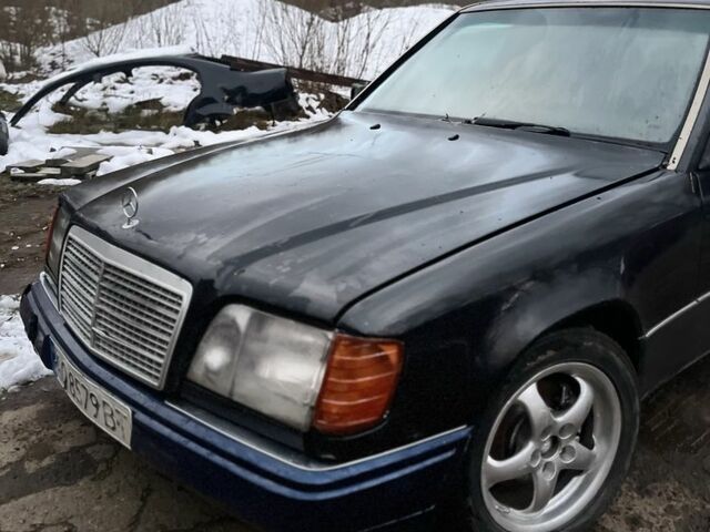 Серый Мерседес В124, объемом двигателя 2 л и пробегом 280 тыс. км за 1400 $, фото 1 на Automoto.ua