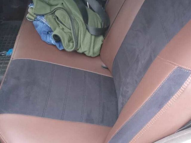 Серый Мерседес В124, объемом двигателя 2.5 л и пробегом 320 тыс. км за 3600 $, фото 3 на Automoto.ua