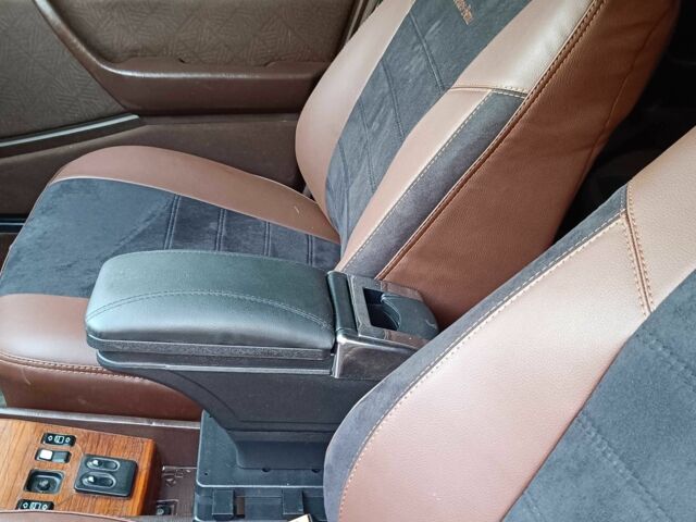 Серый Мерседес В124, объемом двигателя 2.5 л и пробегом 320 тыс. км за 3600 $, фото 9 на Automoto.ua