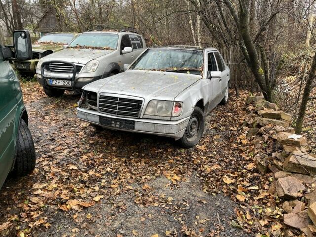 Сірий Мерседес В124, об'ємом двигуна 2.5 л та пробігом 300 тис. км за 238 $, фото 6 на Automoto.ua