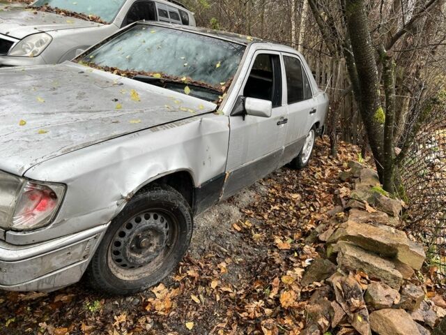 Сірий Мерседес В124, об'ємом двигуна 2.5 л та пробігом 300 тис. км за 238 $, фото 1 на Automoto.ua