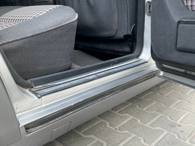 Серый Мерседес В124, объемом двигателя 2.2 л и пробегом 450 тыс. км за 4600 $, фото 10 на Automoto.ua