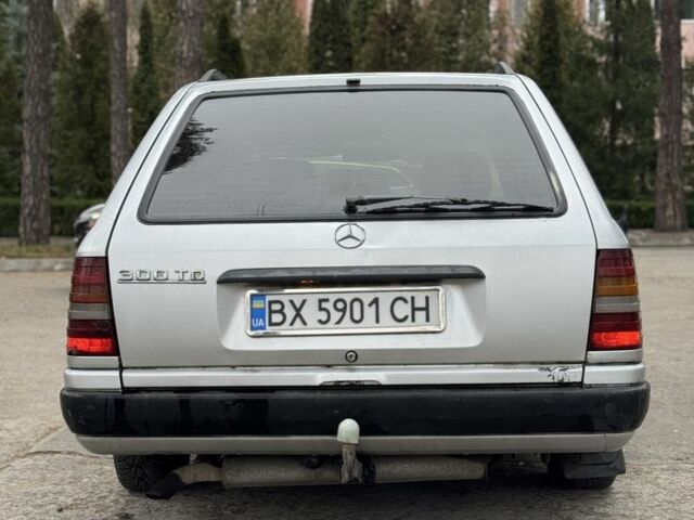 Серый Мерседес В124, объемом двигателя 3 л и пробегом 398 тыс. км за 1999 $, фото 7 на Automoto.ua
