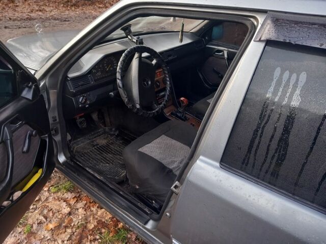 Серый Мерседес В124, объемом двигателя 2 л и пробегом 49 тыс. км за 2200 $, фото 4 на Automoto.ua