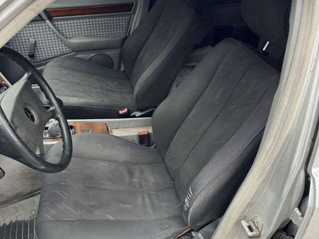 Серый Мерседес В124, объемом двигателя 3 л и пробегом 398 тыс. км за 1999 $, фото 11 на Automoto.ua