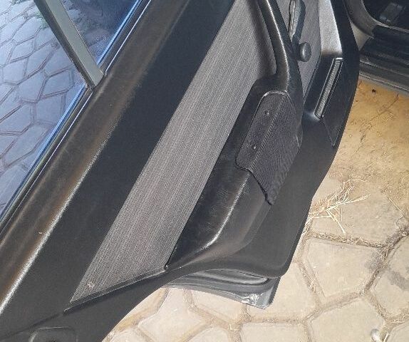 Серый Мерседес В124, объемом двигателя 0 л и пробегом 500 тыс. км за 2600 $, фото 5 на Automoto.ua