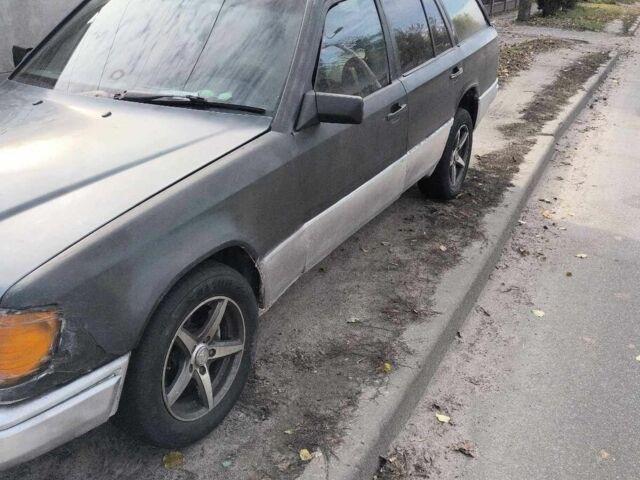 Сірий Мерседес В124, об'ємом двигуна 2.3 л та пробігом 300 тис. км за 382 $, фото 1 на Automoto.ua