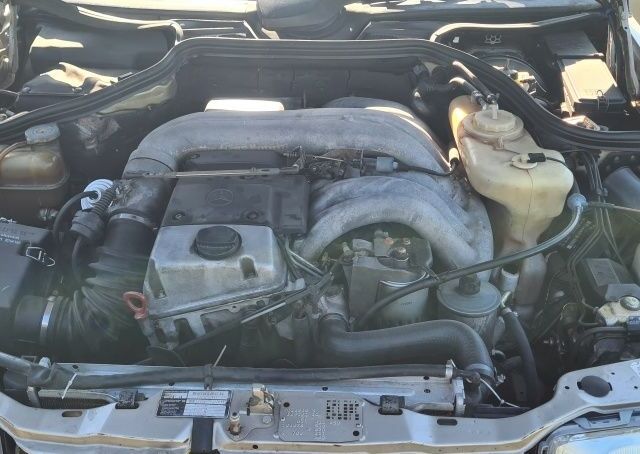 Серый Мерседес В124, объемом двигателя 3 л и пробегом 541 тыс. км за 3500 $, фото 7 на Automoto.ua