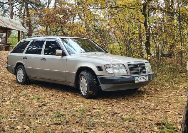 Серый Мерседес В124, объемом двигателя 3 л и пробегом 541 тыс. км за 3500 $, фото 8 на Automoto.ua