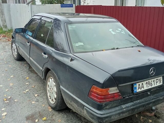 Синий Мерседес В124, объемом двигателя 2.3 л и пробегом 9 тыс. км за 1700 $, фото 11 на Automoto.ua