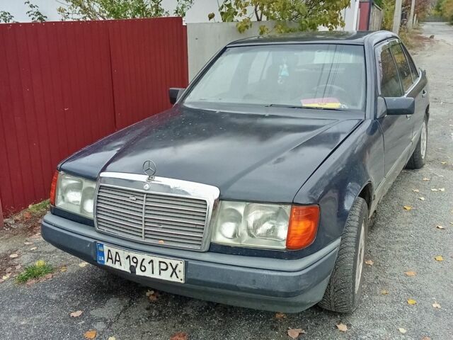 Синий Мерседес В124, объемом двигателя 2.3 л и пробегом 9 тыс. км за 1700 $, фото 6 на Automoto.ua