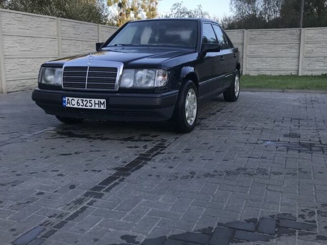 Синій Мерседес В124, об'ємом двигуна 2 л та пробігом 540 тис. км за 1700 $, фото 2 на Automoto.ua