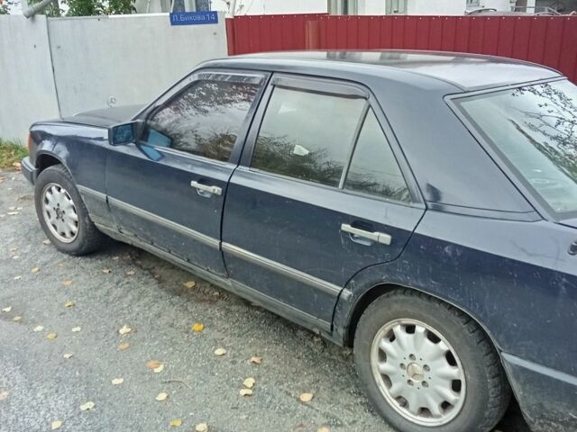 Синий Мерседес В124, объемом двигателя 2.3 л и пробегом 9 тыс. км за 1700 $, фото 9 на Automoto.ua