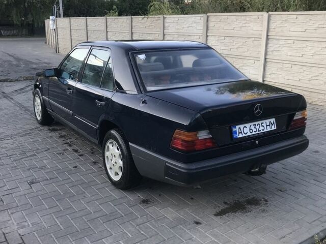 Синій Мерседес В124, об'ємом двигуна 2 л та пробігом 540 тис. км за 1700 $, фото 4 на Automoto.ua