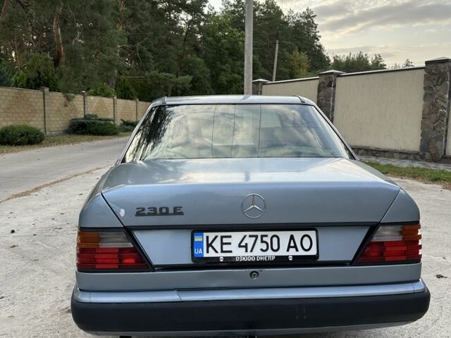 Синій Мерседес В124, об'ємом двигуна 2.3 л та пробігом 246 тис. км за 3600 $, фото 2 на Automoto.ua