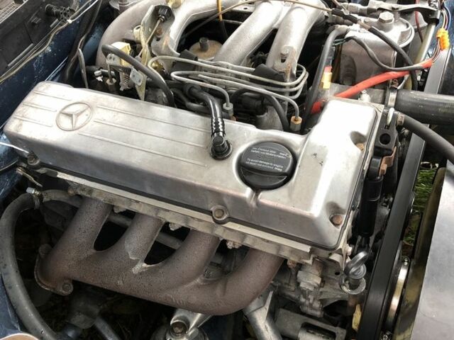 Синій Мерседес В124, об'ємом двигуна 2 л та пробігом 500 тис. км за 3000 $, фото 1 на Automoto.ua