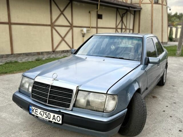 Синій Мерседес В124, об'ємом двигуна 2.3 л та пробігом 246 тис. км за 3600 $, фото 5 на Automoto.ua