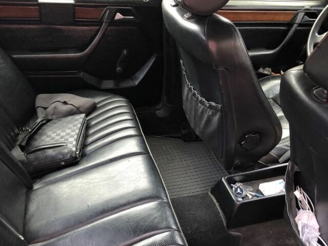 Синій Мерседес В124, об'ємом двигуна 2 л та пробігом 500 тис. км за 3000 $, фото 7 на Automoto.ua