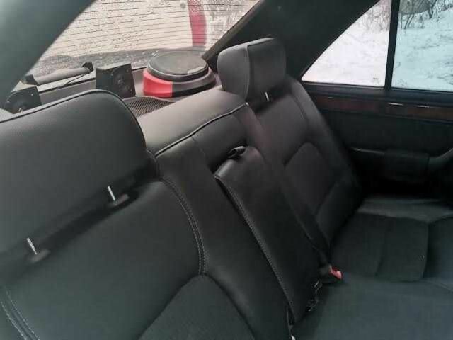 Синий Мерседес В124, объемом двигателя 2 л и пробегом 406 тыс. км за 3526 $, фото 2 на Automoto.ua