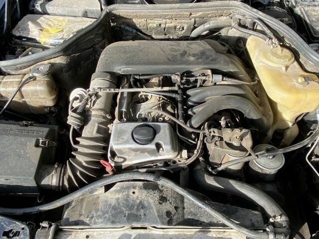 Синий Мерседес В124, объемом двигателя 2.5 л и пробегом 495 тыс. км за 1800 $, фото 6 на Automoto.ua