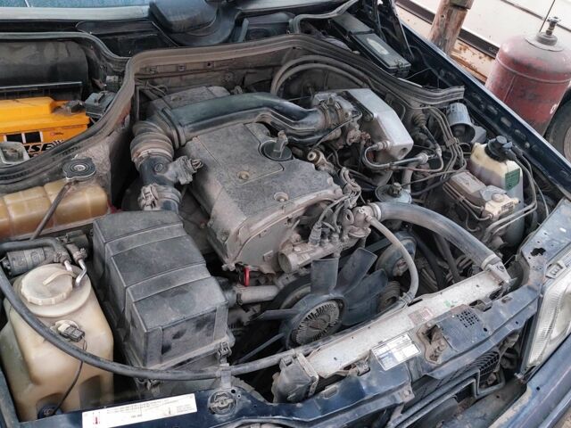 Синий Мерседес В124, объемом двигателя 2.2 л и пробегом 3 тыс. км за 1500 $, фото 6 на Automoto.ua