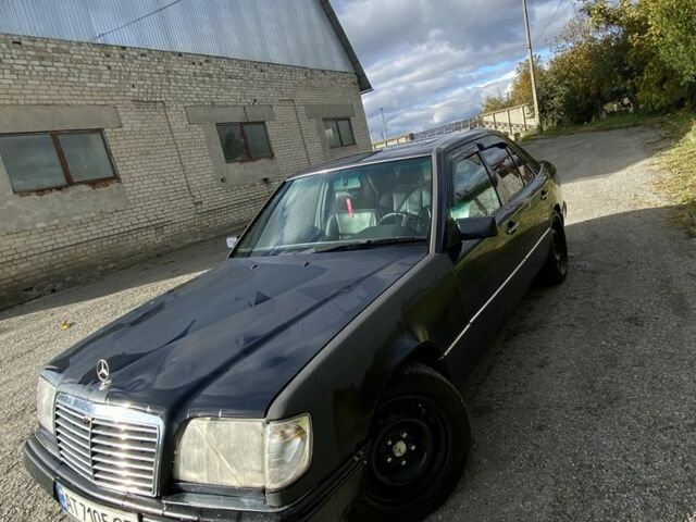 Синий Мерседес В124, объемом двигателя 2.5 л и пробегом 495 тыс. км за 1800 $, фото 4 на Automoto.ua