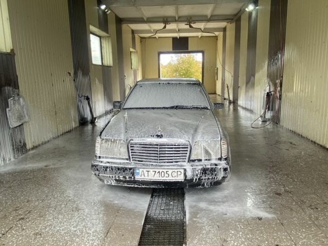 Синий Мерседес В124, объемом двигателя 2.5 л и пробегом 495 тыс. км за 1800 $, фото 7 на Automoto.ua