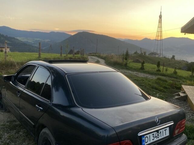 Синий Мерседес В124, объемом двигателя 2 л и пробегом 300 тыс. км за 2300 $, фото 2 на Automoto.ua