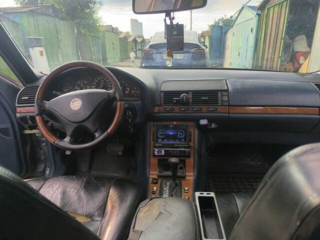 Синий Мерседес В124, объемом двигателя 4.2 л и пробегом 1000 тыс. км за 3000 $, фото 4 на Automoto.ua