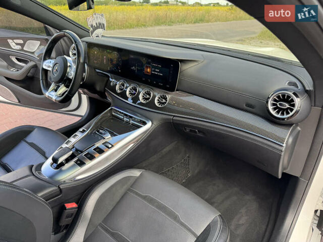 Белый Мерседес AMG GT 4-Door Coupe, объемом двигателя 3 л и пробегом 76 тыс. км за 68900 $, фото 53 на Automoto.ua