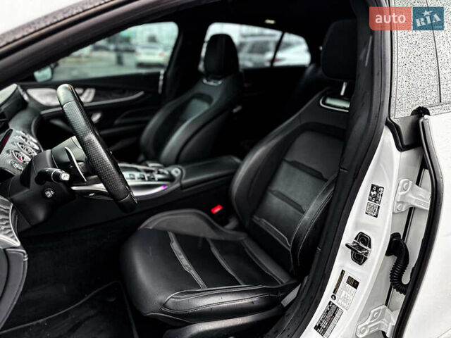 Белый Мерседес AMG GT 4-Door Coupe, объемом двигателя 3 л и пробегом 97 тыс. км за 75000 $, фото 22 на Automoto.ua