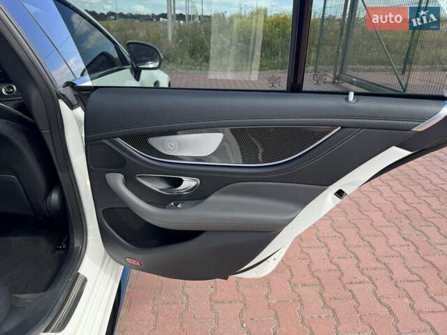 Белый Мерседес AMG GT 4-Door Coupe, объемом двигателя 3 л и пробегом 76 тыс. км за 68900 $, фото 46 на Automoto.ua