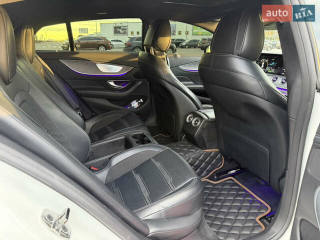 Белый Мерседес AMG GT 4-Door Coupe, объемом двигателя 3 л и пробегом 45 тыс. км за 89000 $, фото 14 на Automoto.ua