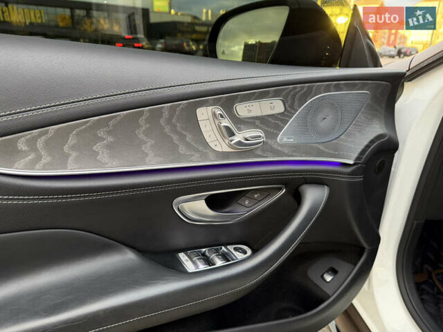 Белый Мерседес AMG GT 4-Door Coupe, объемом двигателя 3 л и пробегом 45 тыс. км за 89000 $, фото 11 на Automoto.ua