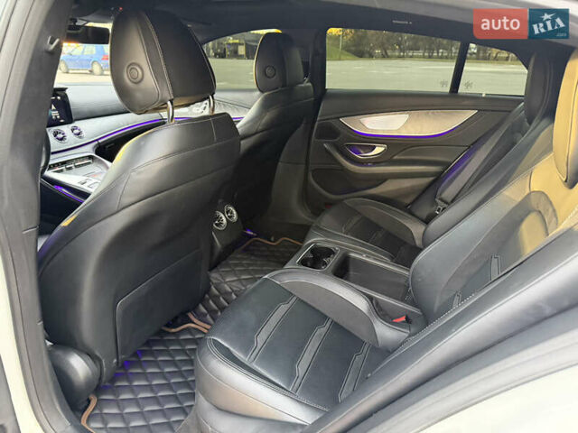 Белый Мерседес AMG GT 4-Door Coupe, объемом двигателя 3 л и пробегом 45 тыс. км за 89000 $, фото 12 на Automoto.ua