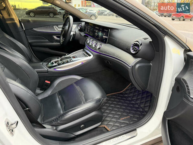 Белый Мерседес AMG GT 4-Door Coupe, объемом двигателя 3 л и пробегом 45 тыс. км за 89000 $, фото 16 на Automoto.ua