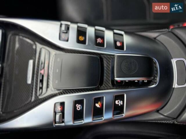 Красный Мерседес AMG GT 4-Door Coupe, объемом двигателя 3.98 л и пробегом 105 тыс. км за 94990 $, фото 35 на Automoto.ua