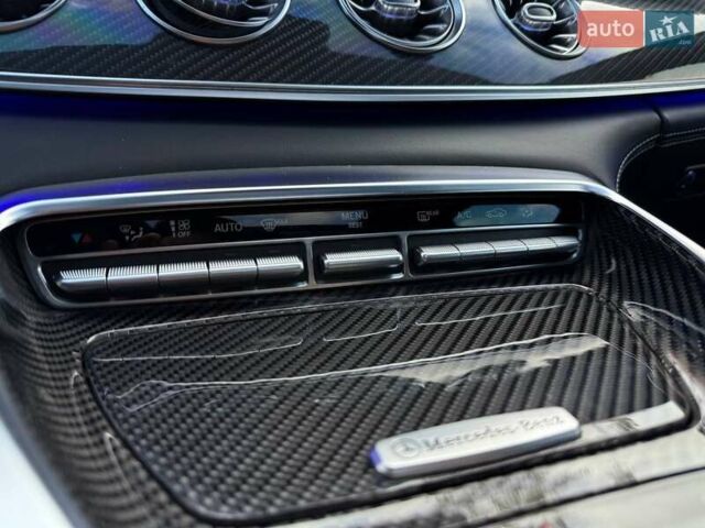 Красный Мерседес AMG GT 4-Door Coupe, объемом двигателя 3.98 л и пробегом 105 тыс. км за 94990 $, фото 32 на Automoto.ua