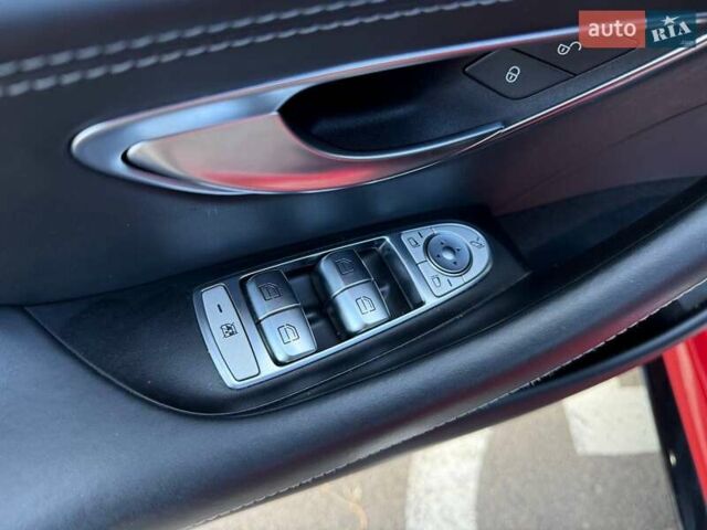 Красный Мерседес AMG GT 4-Door Coupe, объемом двигателя 3.98 л и пробегом 105 тыс. км за 94990 $, фото 15 на Automoto.ua