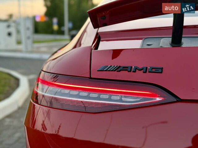 Красный Мерседес AMG GT 4-Door Coupe, объемом двигателя 4 л и пробегом 99 тыс. км за 90900 $, фото 8 на Automoto.ua
