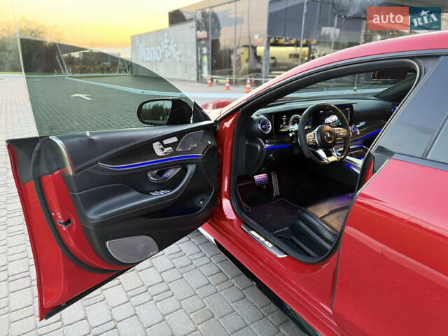 Красный Мерседес AMG GT 4-Door Coupe, объемом двигателя 4 л и пробегом 99 тыс. км за 90900 $, фото 14 на Automoto.ua