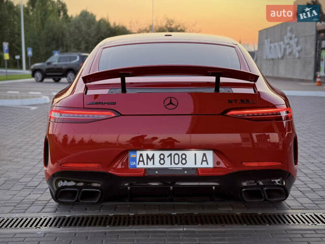 Красный Мерседес AMG GT 4-Door Coupe, объемом двигателя 4 л и пробегом 99 тыс. км за 90900 $, фото 9 на Automoto.ua